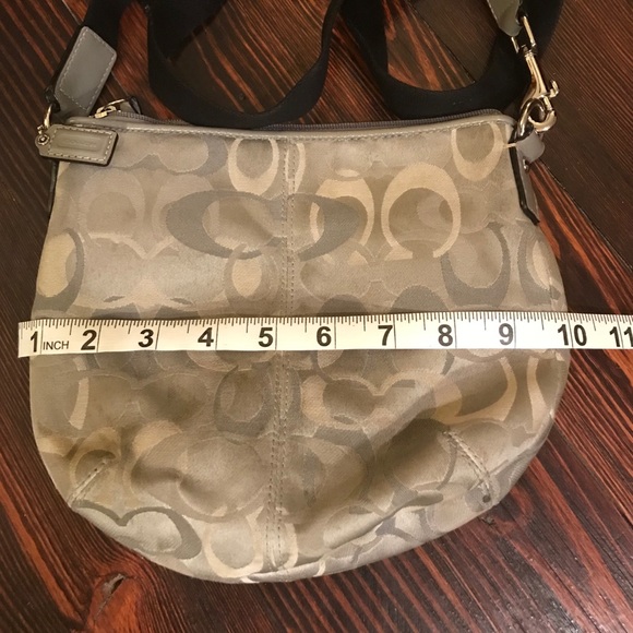 🔴🔴SOLD🔴🔴 Vintage Coach Crossbody! - Picture 2 of 3